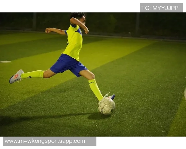 精彩踢足球游戏图片展示让你感受绿茵场上的激情与乐趣 精彩踢足球游戏图片展示让你感受绿茵场上的激情与乐趣