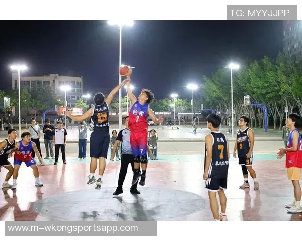 篮球赛服的选择与搭配技巧助你在赛场上展现最佳风采与竞技状态